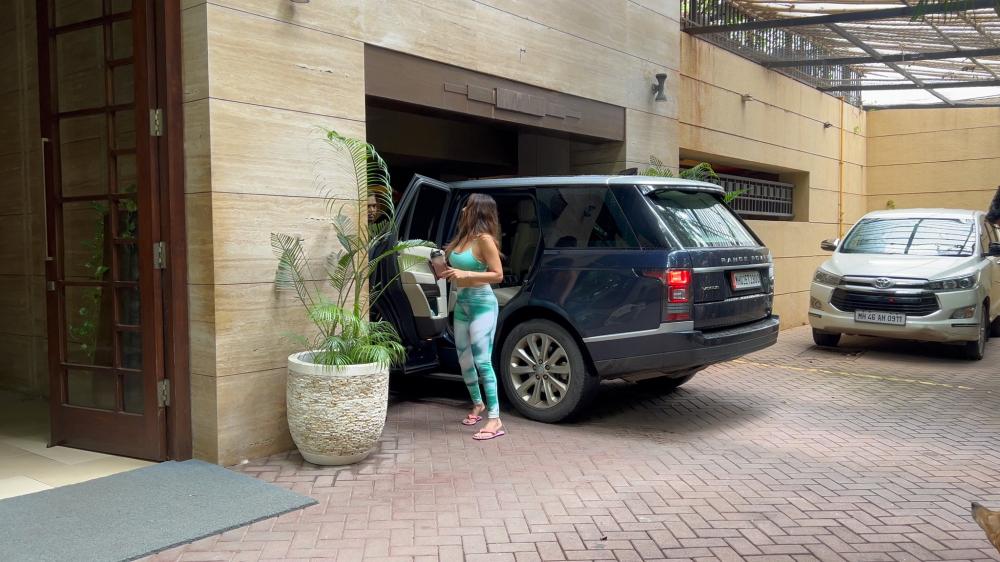 malaika-arora-was-spotted-in-bandra-turning-heads-with-her-effortless-style-and-grace
